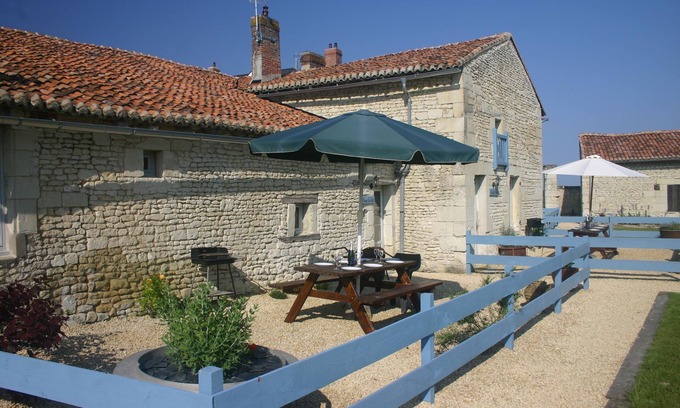 Princay Maison | Deux gîtes de caractère récemment rénovés avec piscine