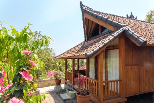 Suraberata Maison | TwoSpaces Living at Balian Green Lagoon