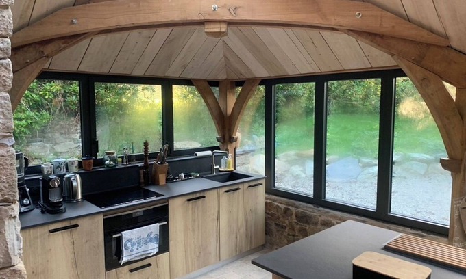 Cast Cottage | Charming ecolodge in the middle of nature, and all comfort.