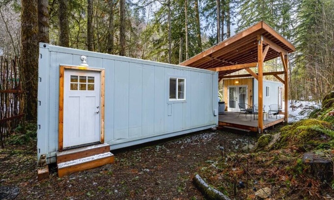Skykomish Cabine | Tye River Container Cabin - Skier's Retreat