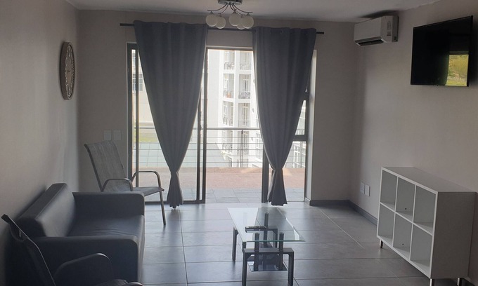Bellville Park Appartement | Tyger Waterfront Luxurious and Central Cape Town