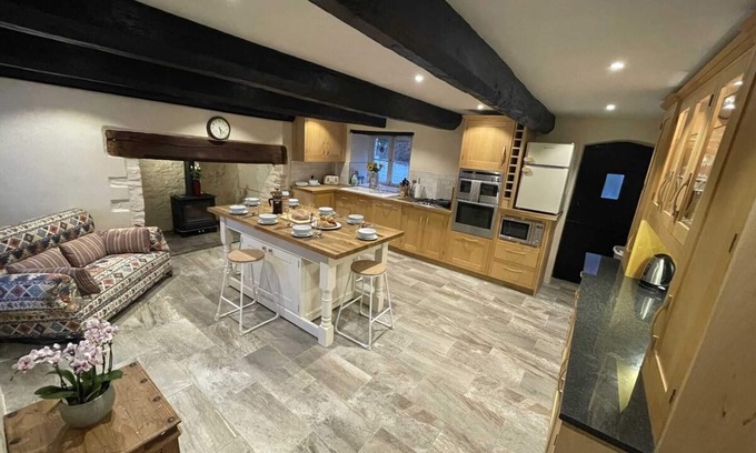 Blaencwm Autre | Tynewydd Farmhouse