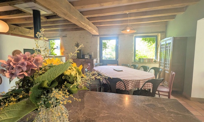 Thenay Cottage | Maison typique en Berry avec jardin privatif, BBQ et parking