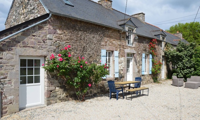Plevenon Maison | Maison de charme, 9 couchages, 5 km plages de sable fin, jardin, barbecue