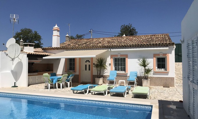 Gorjoes Maison | maison typique agréable avec piscine privée pour se détendre dans l'authentique Algarve