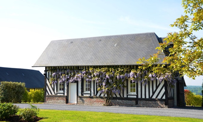 Les Authieux-sur-Calonne Cottage | Ancienne ferme normande restaurée avec vue panoramique & grand parc