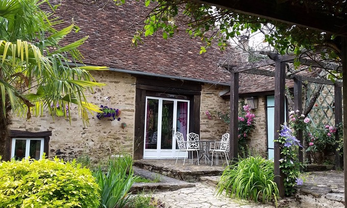 Clermont-d'Excideuil Maison | La Grande Maison -Maison en pierre typique avec piscine en pleine nature
