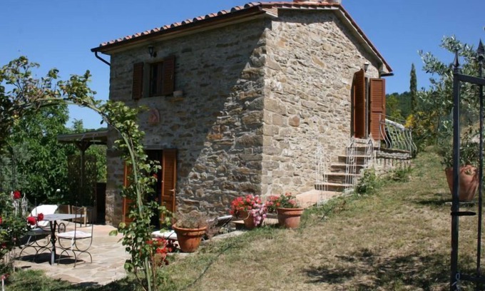 Subbiano Villa | Ancienne maison en pierre pour deux personnes. Romantique, panoramique, tranquille. Connexion Wi-Fi,