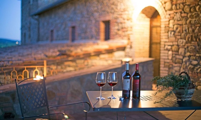 Cinigiano Appartement | Maison en pierre typique à la recherche de vignobles Banfi avec piscine et proche de la mer