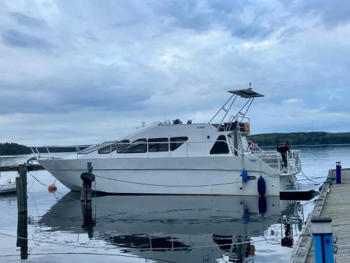 Vaaksy Location De Bateaux | Tyylikäs jahti Vääksyn kanavan lähellä
