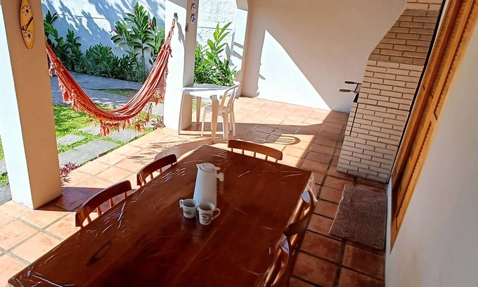 Barra da Lagoa Maison | Ubatuba beach house with garage spaces, flexible check-in and check-out