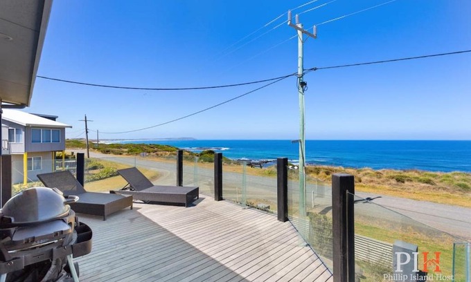 Sunderland Bay Maison | Ultimate Beachfront Retreat
