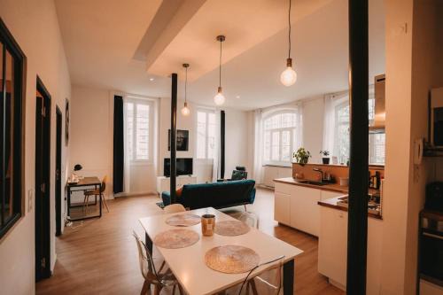 Besancon Appartement | Ultimate Comfort ! Jacuzzi & Sauna.