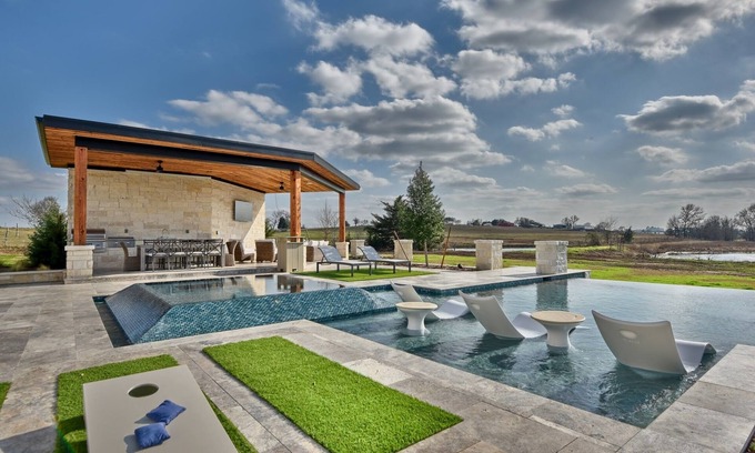 Round Top Villa | Luxury Villa at Element Ranch - 5 Min. to Round Top