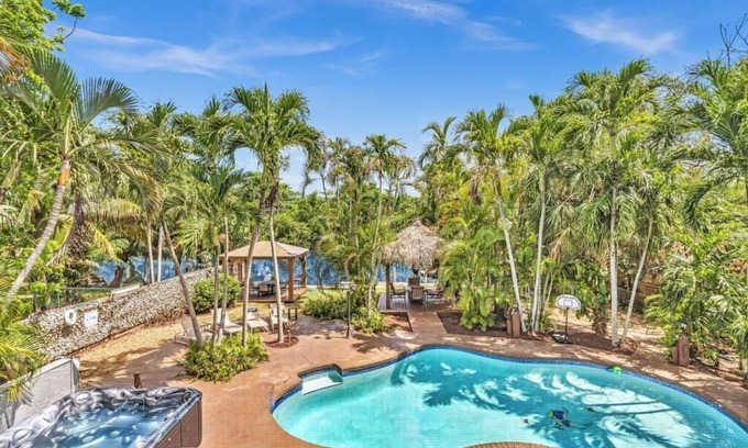 Fort Lauderdale Station Balnéaire | ULTIMATE MAGICAL RESORT..11 BEEDROOMS 7 BATHROOMS. WATER FRONT FAMILY RESORT..