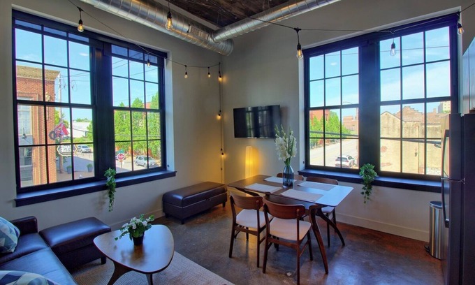 Midtown Hôtel | Ultramodern 2BR Corner Loft w/Designer Features