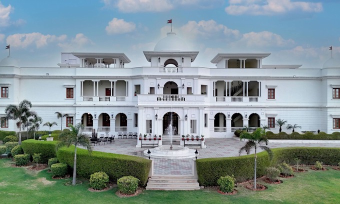 Rajawas Hôtel | Umaid Farm Resort - A Legacy Vintage Stay in Jaipur