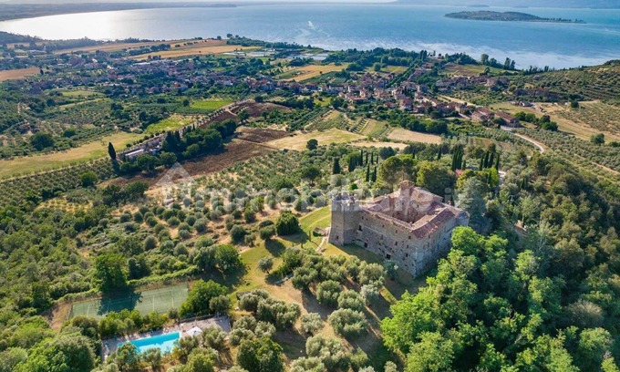 Magione Appartement | Ombrie - Abbaye de Sant'Arcangelo sur le lac Trasimène
