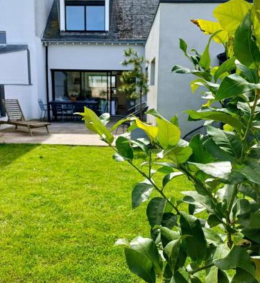 Lorient Maison | Un jardin en ville - Au calme - Proche des plages