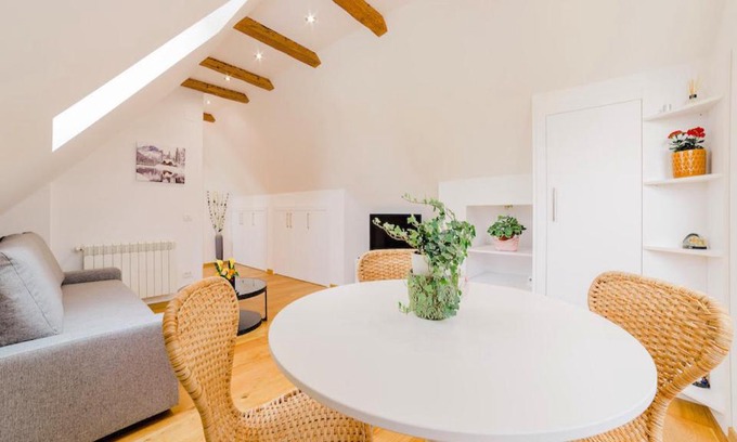 Vladeni Appartement | Un sejur de neuitat.