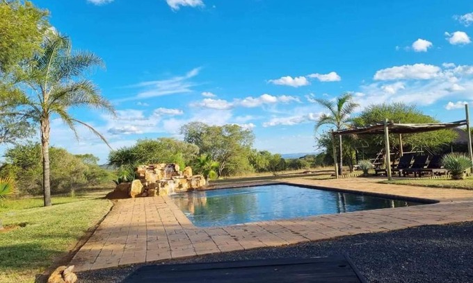 Madibeng Cabine | Unathi Game Lodge