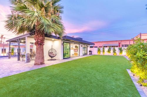 Downtown Maison | Unbeatable Location, Heated Pool, Bbq, Misters