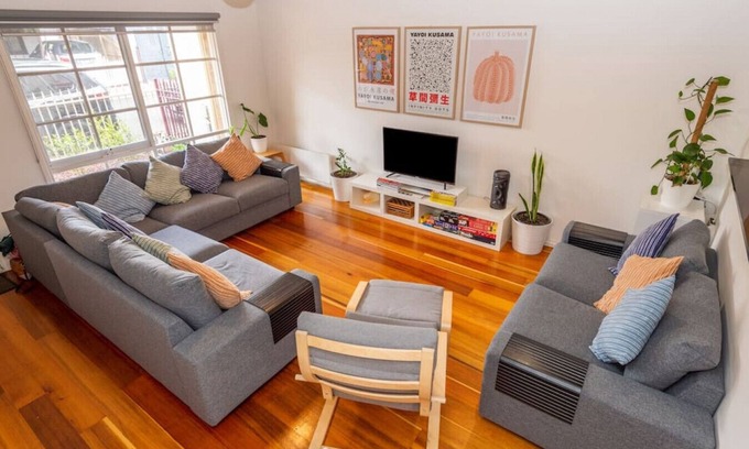 Brunswick Maison | Unbeatable Location: Ideal for groups & families.