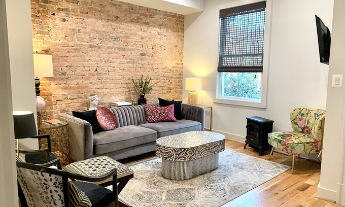 Northeast Maison | Unbeatable Location on The Hill