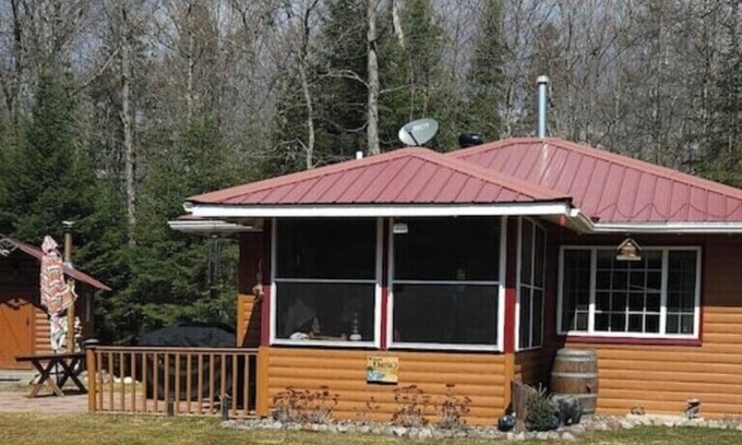 Presque Isle Cabine | Uncle Chad's Cabin