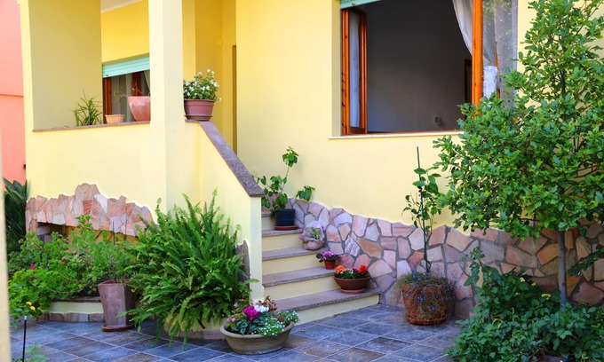 Iglesias Historic Centre Lit Et Petit-Déjeuner | Under the banner of your holiday!!!!
