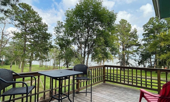Onalaska Maison | Under the Pines on Lake Livingston- BEAUTIFUL WATER VIEW!