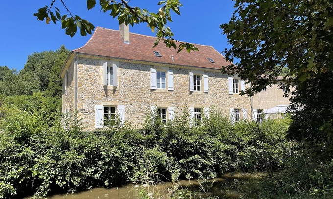Saint-Medard-d'Excideuil Maison | Une charmante maison de campagne / cottage à côté de la rivière (12 personnes)