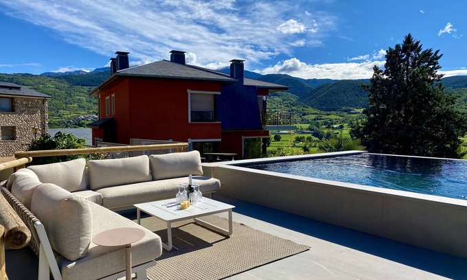 La Seu d'Urgell Cabine | Unforgettable super-sunny wine estate/luxury villa close to Andorra.