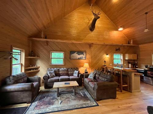 Grand Marais Maison | Unforgettable Fall Colors Grand Marais Hideout