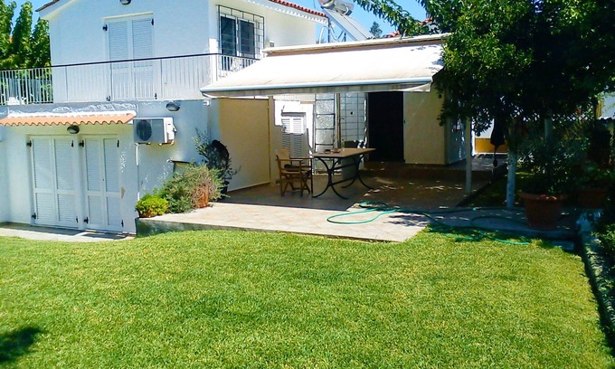 Eretria Villa | Moments de vacances inoubliables dans une villa, un jet de pierre de la mer