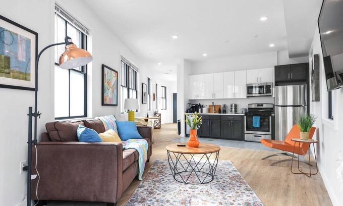 Central Business District Hôtel | ✮Unique 1BR | Walk to NJPAC/NJPENN | 30min to NYC✮