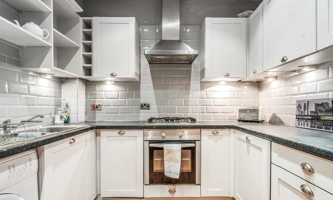 Merchiston Appartement | Flat 5, 4 Tay Street EDINBURGH · Stunning Artistic Hideout Perfect for family!