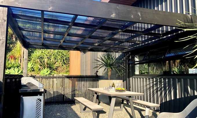 Mahurangi West Maison | Unique 3 bedroom property, 40 Mins from CBD