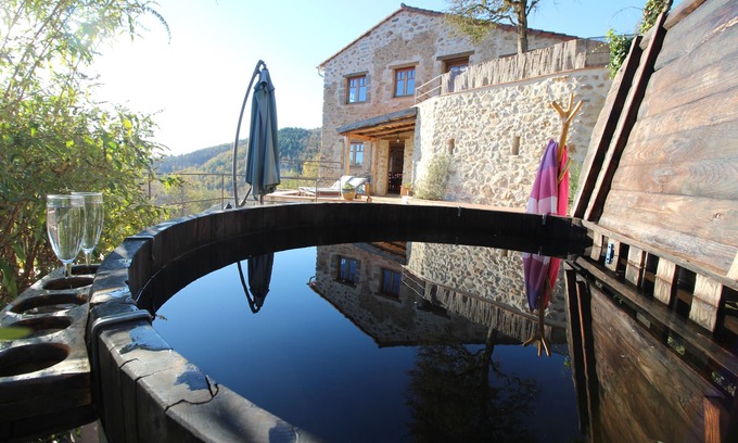 Corsavy Autre | Unique appartement de 3 chambres avec bain à remous privé dans l'ancienne ferme catalane