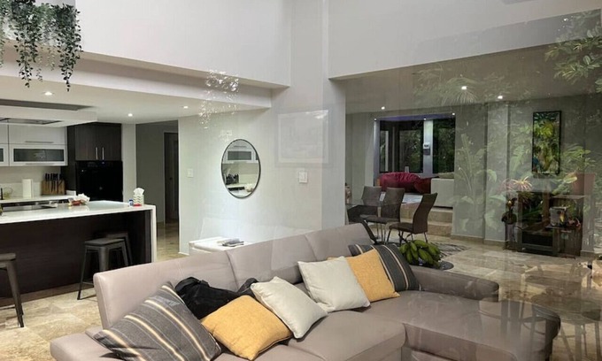 Rio Villa | Unique and Luxurious 5 Bedroom Mansion