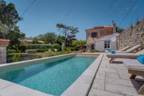 Osor Villa | Unique Antistress Oasis Villa Antiqua