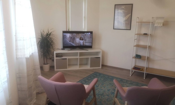 Plochingen Appartement | Unique apartment in the Hundertwasserhaus in the center of Plochingen