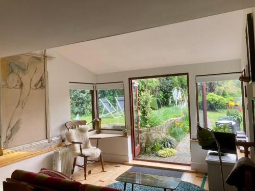 Pewsey Appartement | Unique Artists studio with a private garden.