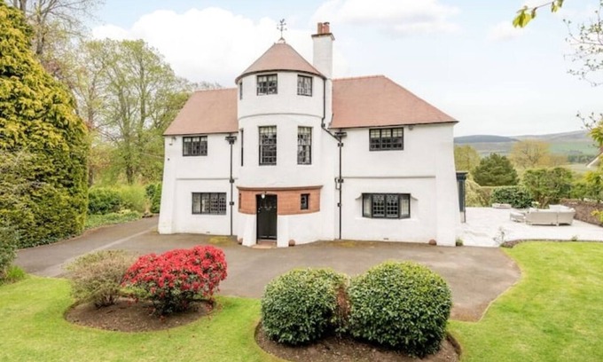 Auchterarder Maison | Unique Arts & Crafts Home in Auchterarder