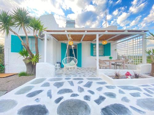 Messini Maison | Unique Beachfront Cottage House - Private Garden