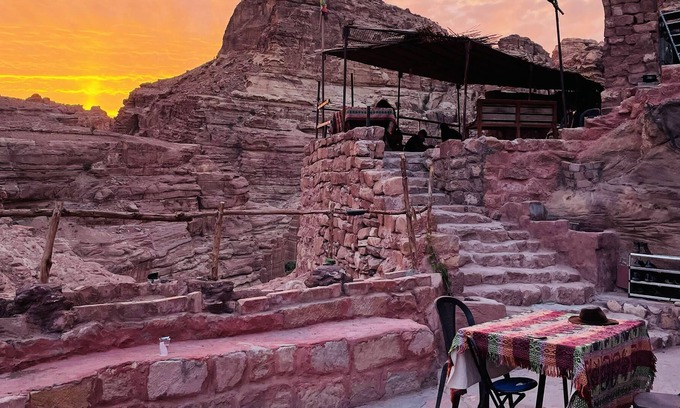 Wadi Musa Lit Et Petit-Déjeuner | Unique Bedouin Cultural Experience inside Petra