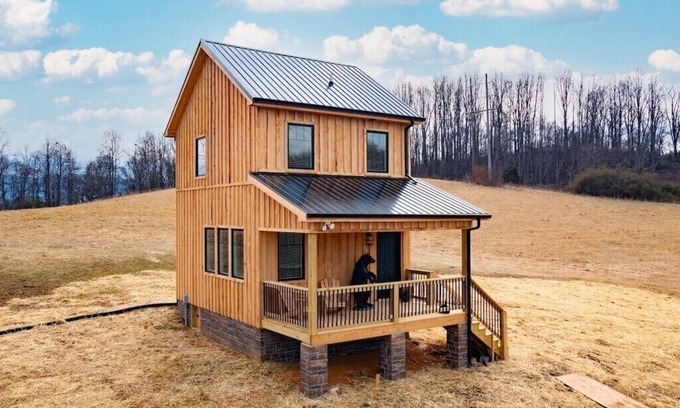 Bluff City Cabine | ⚡️Unique Cabin Studio, in ❤️ of Tri Cities