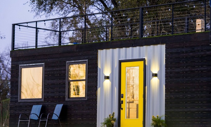 Waco Appartement | Charming Container Home with Rooftop in Waco