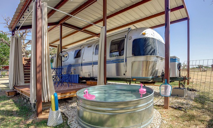 Granbury Maison | Unique Farm Experience in Airstream Close to Town