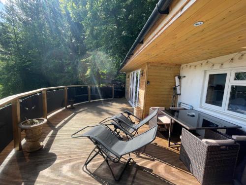 Larkhall Appartement | Unique Orchard Lodge for couples with hot tub